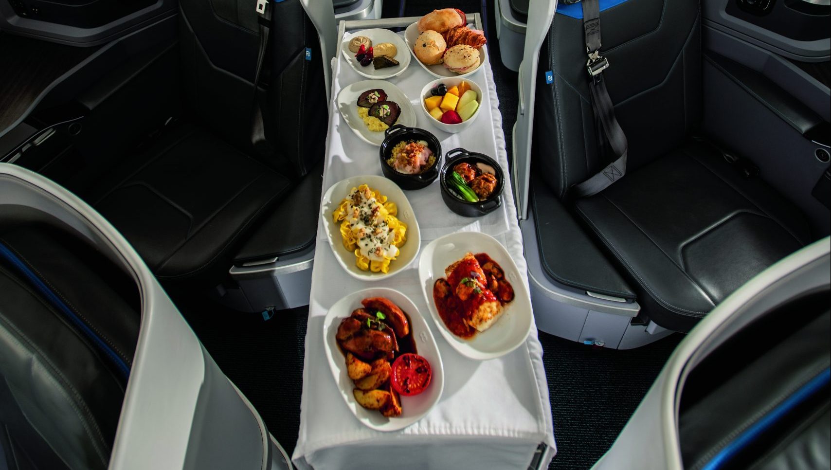 Así son los menús de primera de las aerolíneas