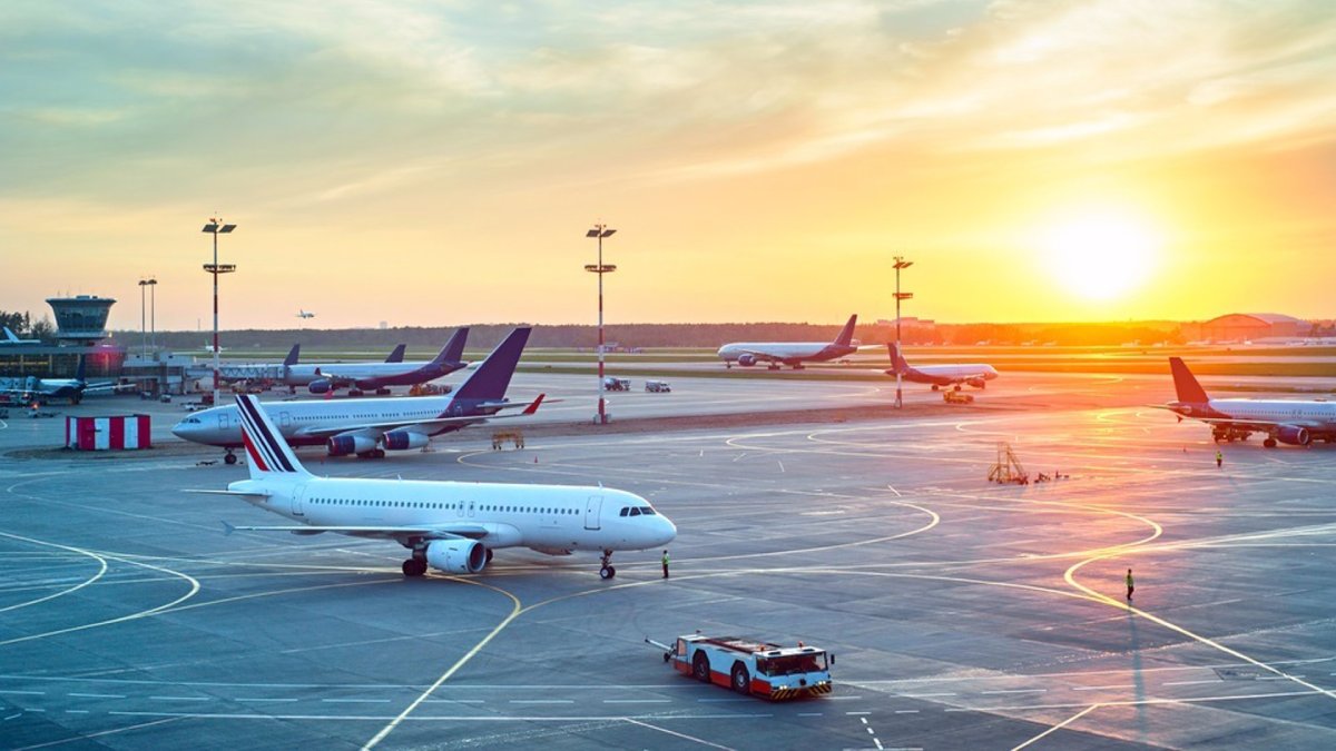 El tráfico aéreo crece más de lo esperado: cuáles son las nuevas previsiones para 2024, según Aena