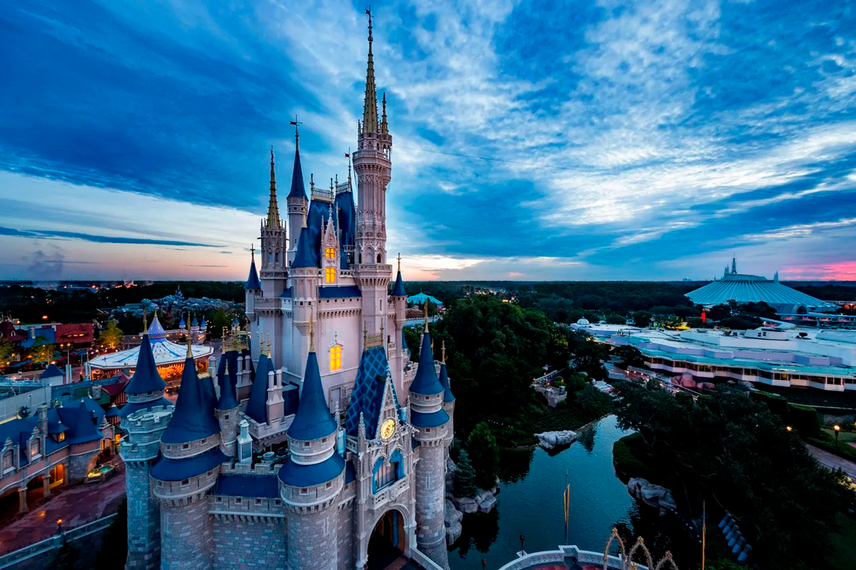 Cómo Disney dominó la industria mundial de los parques temáticos en 2023