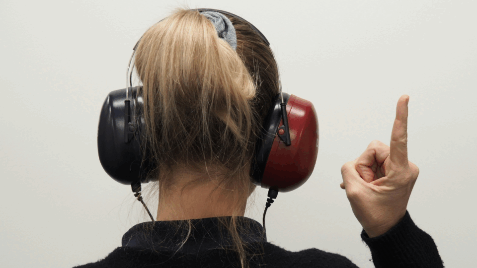 Los cascos de obra son la última tendencia en bibliotecas